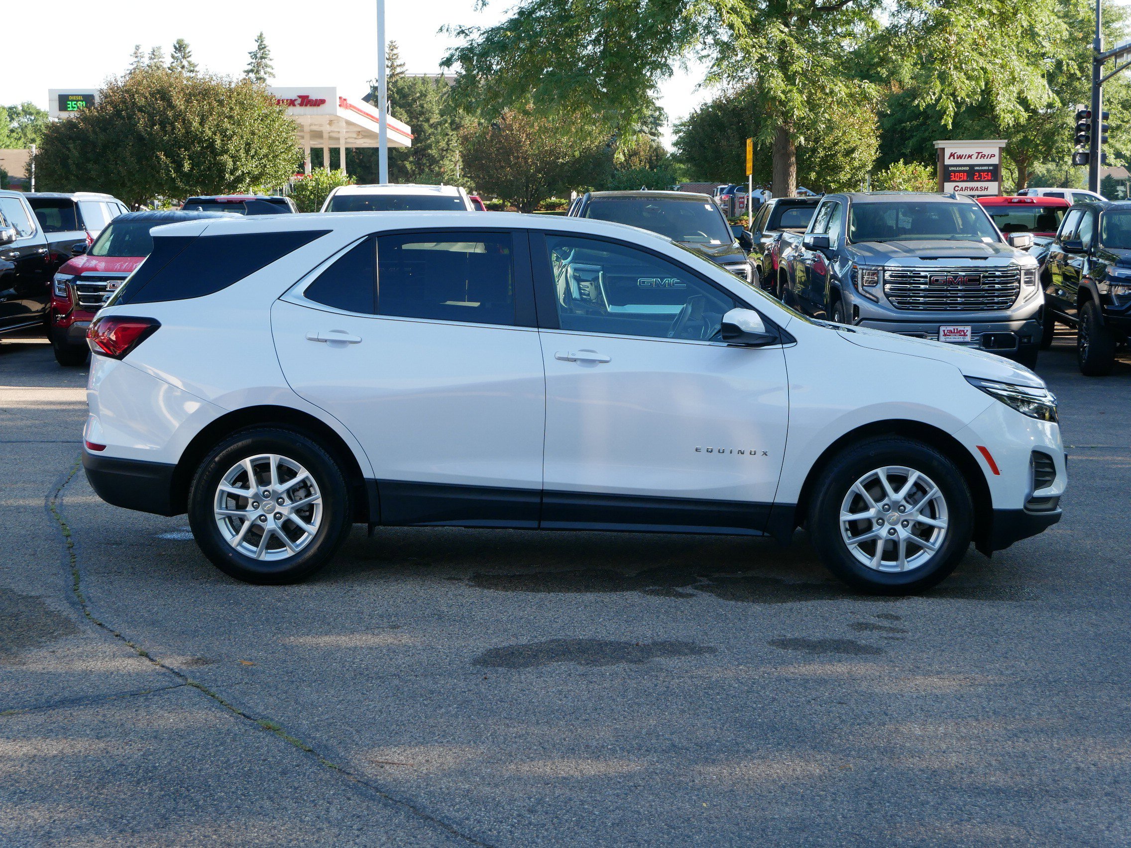 Used 2022 Chevrolet Equinox LT image 10