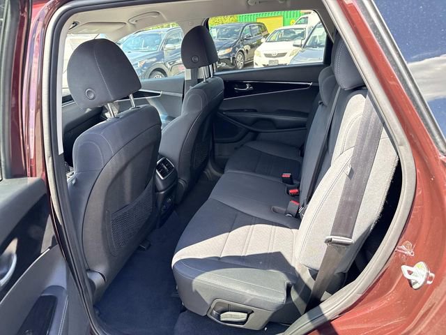 Used 2019 Kia Sorento LX w/ Option Group 020 AWD/4WD image 16