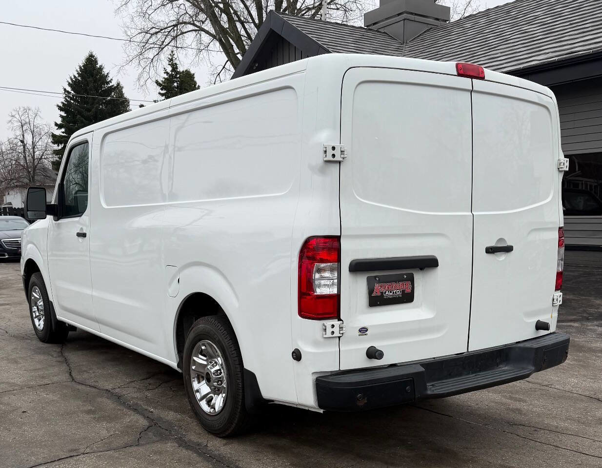 Used 2018 Nissan NV 2500 SV RWD image 16