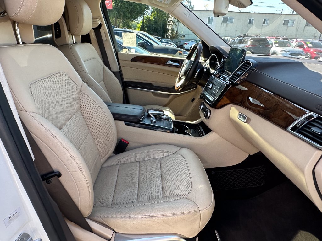 Used 2017 Mercedes-Benz GLS 550 4MATIC image 13