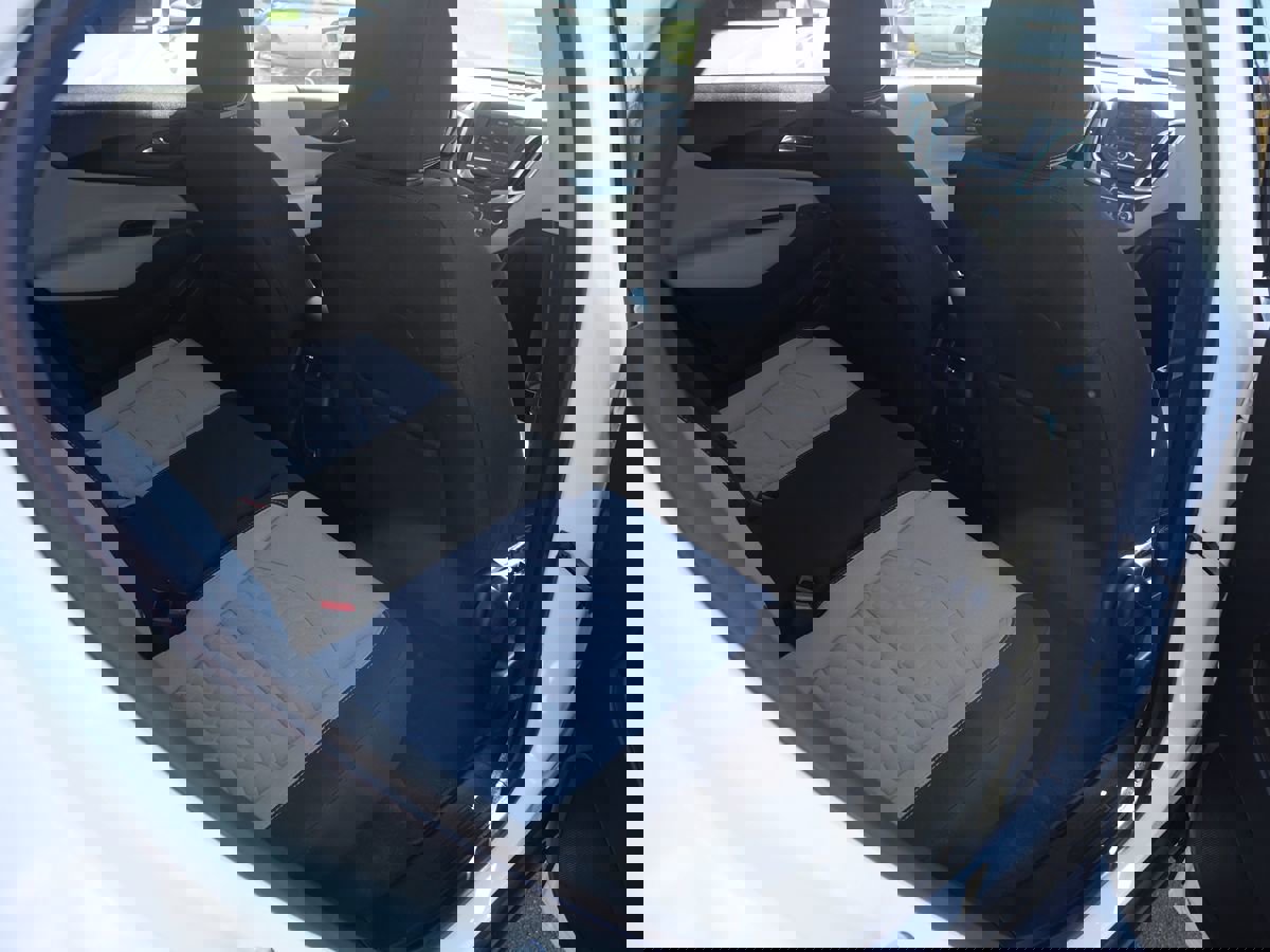 Used 2019 Chevrolet Equinox LS w/ LS Convenience Package image 26