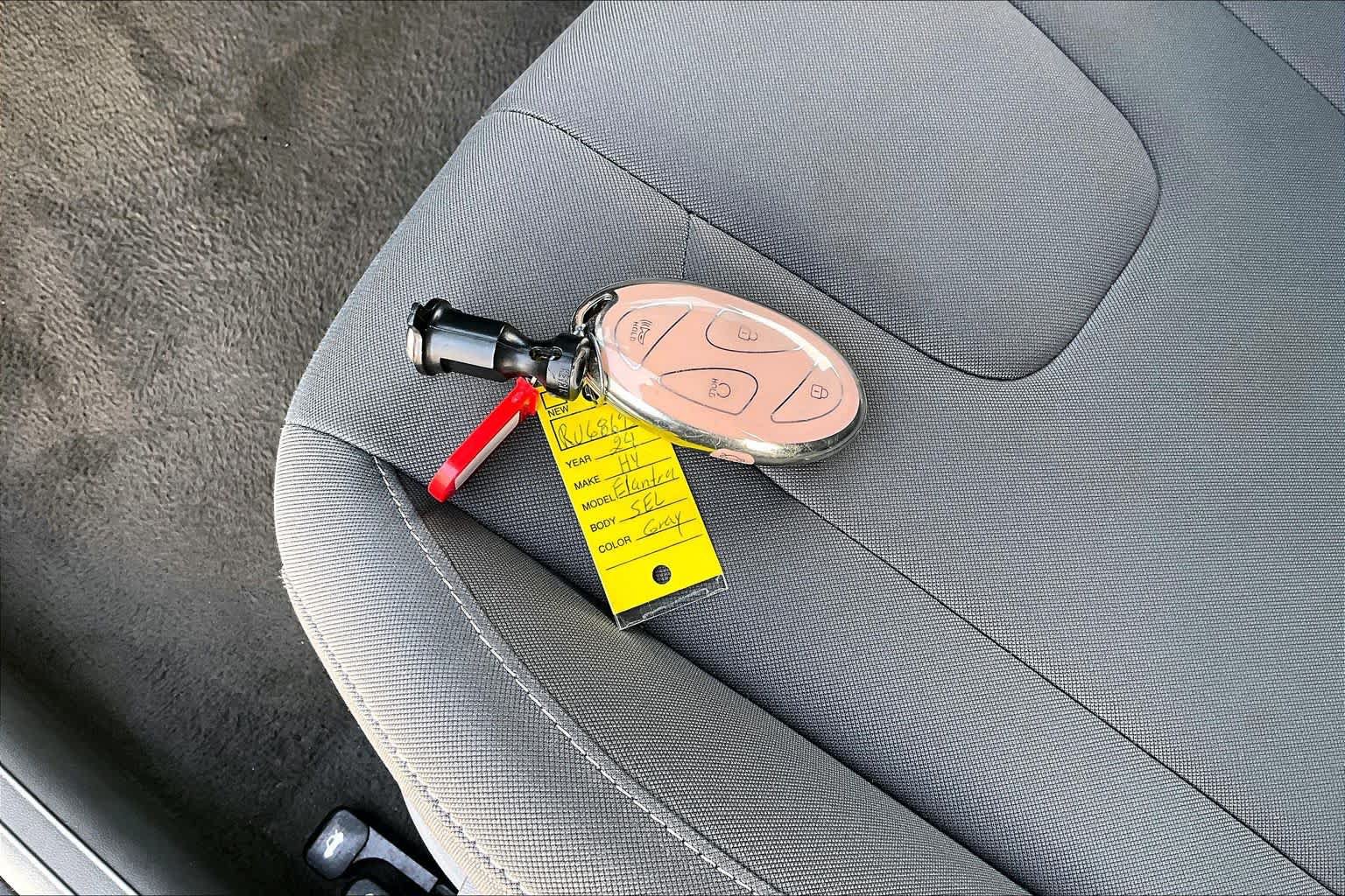 Used 2024 Hyundai Elantra SEL FWD image 15