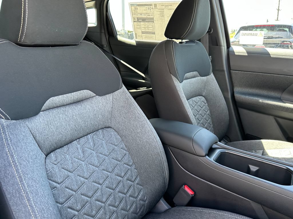 New 2026 Nissan Kicks SV w/ Charging Package FWD image 15