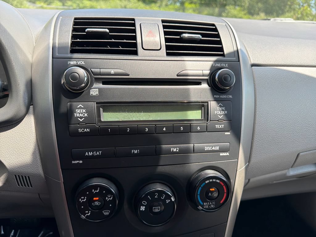Used 2010 Toyota Corolla LE FWD image 19