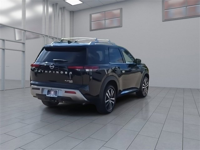 Used 2025 Nissan Pathfinder Platinum w/ Cargo Package image 8