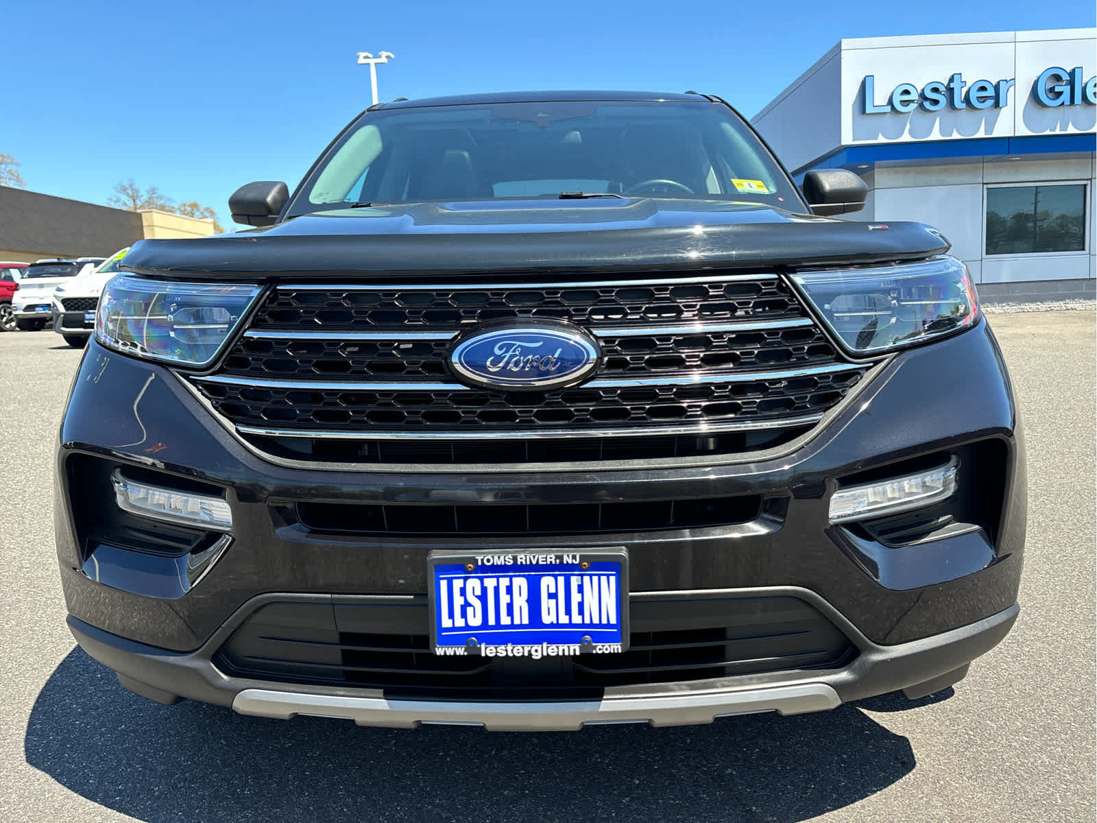 Used 2021 Ford Explorer XLT w/ Equipment Group 202A AWD/4WD image 4