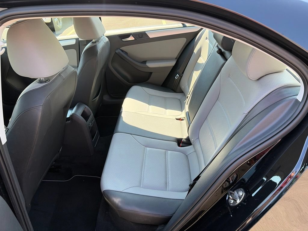 Used 2013 Volkswagen Jetta SE FWD image 17