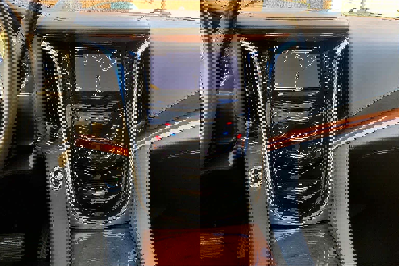 Used 2017 Cadillac Escalade Premium Luxury image 6