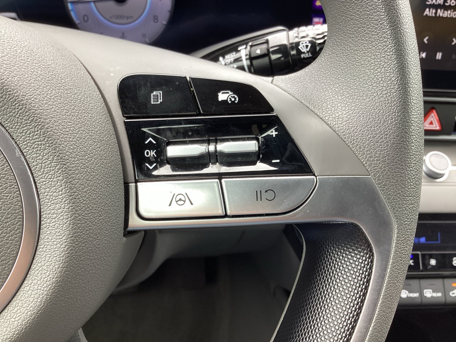 Used 2024 Hyundai Elantra SEL FWD image 19