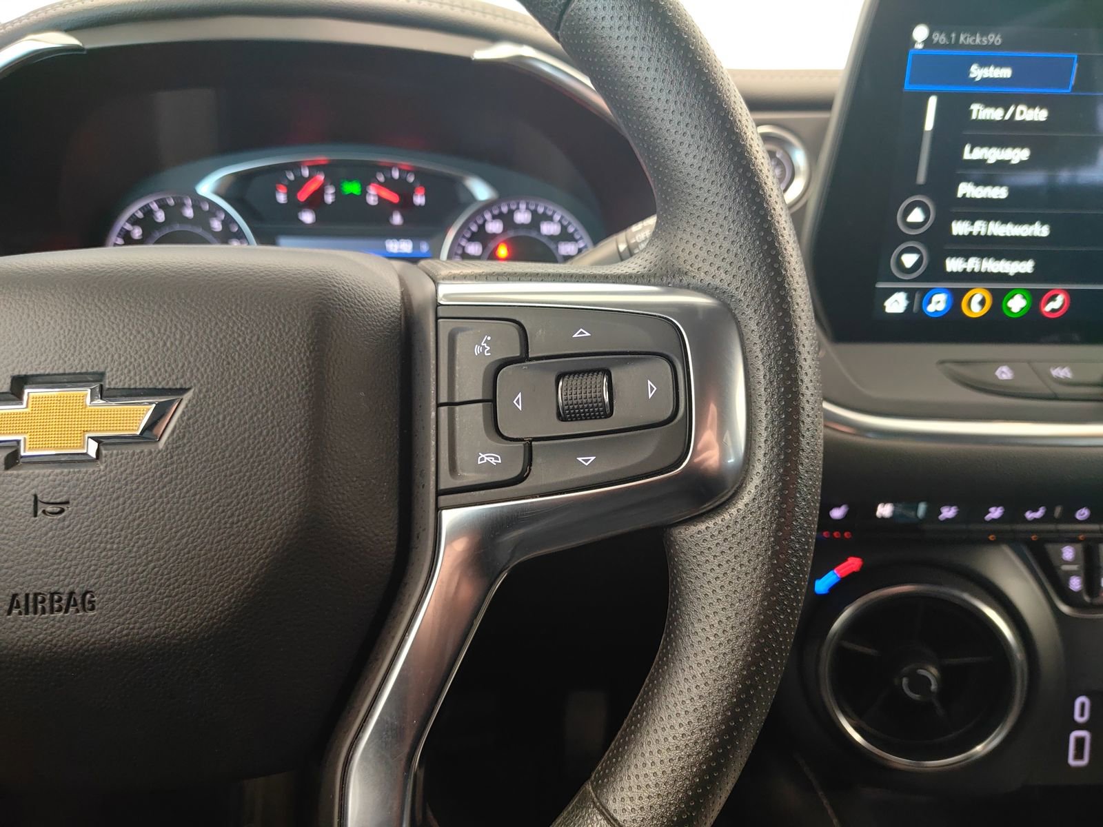 Used 2025 Chevrolet Blazer LT image 22