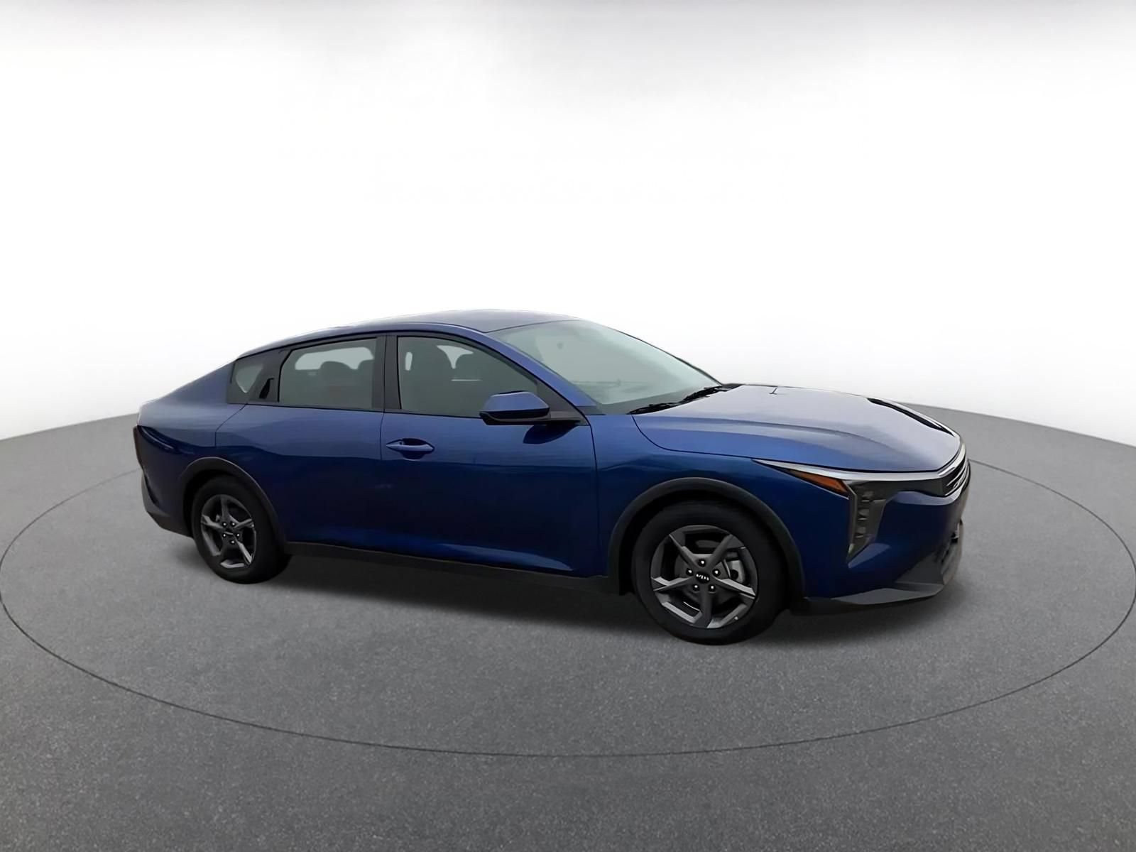 Used 2025 Kia K4 FWD image 2