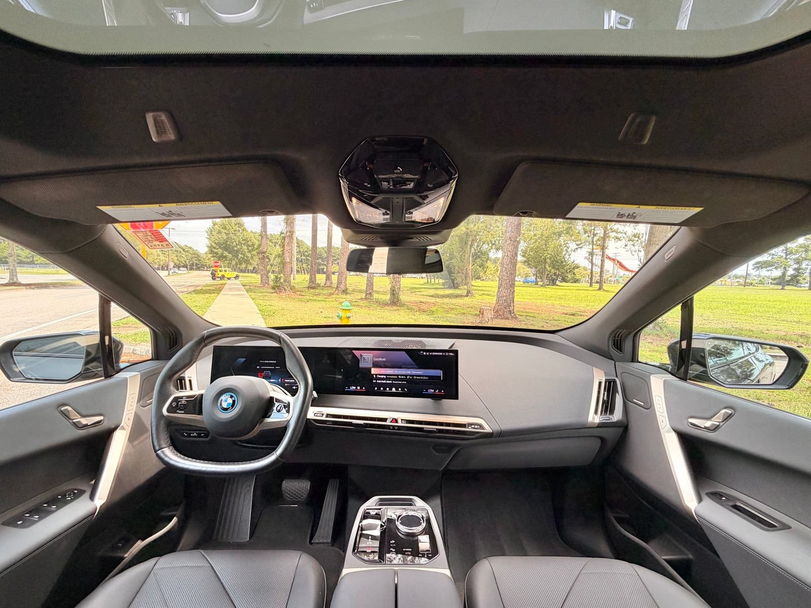 Used 2024 BMW iX xDrive50 w/ Sport Package AWD/4WD image 2