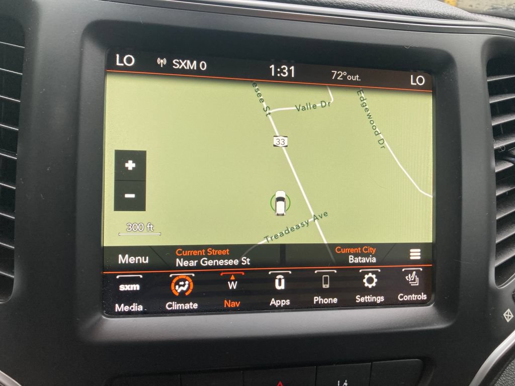 Used 2023 Jeep Cherokee Altitude Lux w/ Elite Group AWD/4WD image 25