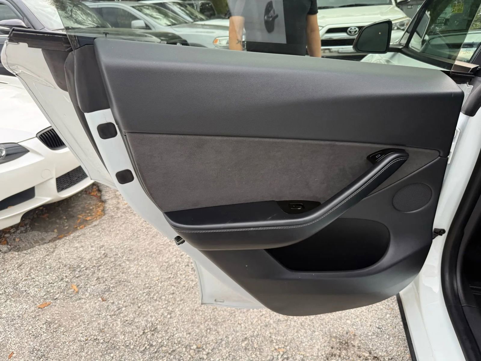 Used 2021 Tesla Model Y Long Range AWD/4WD image 17