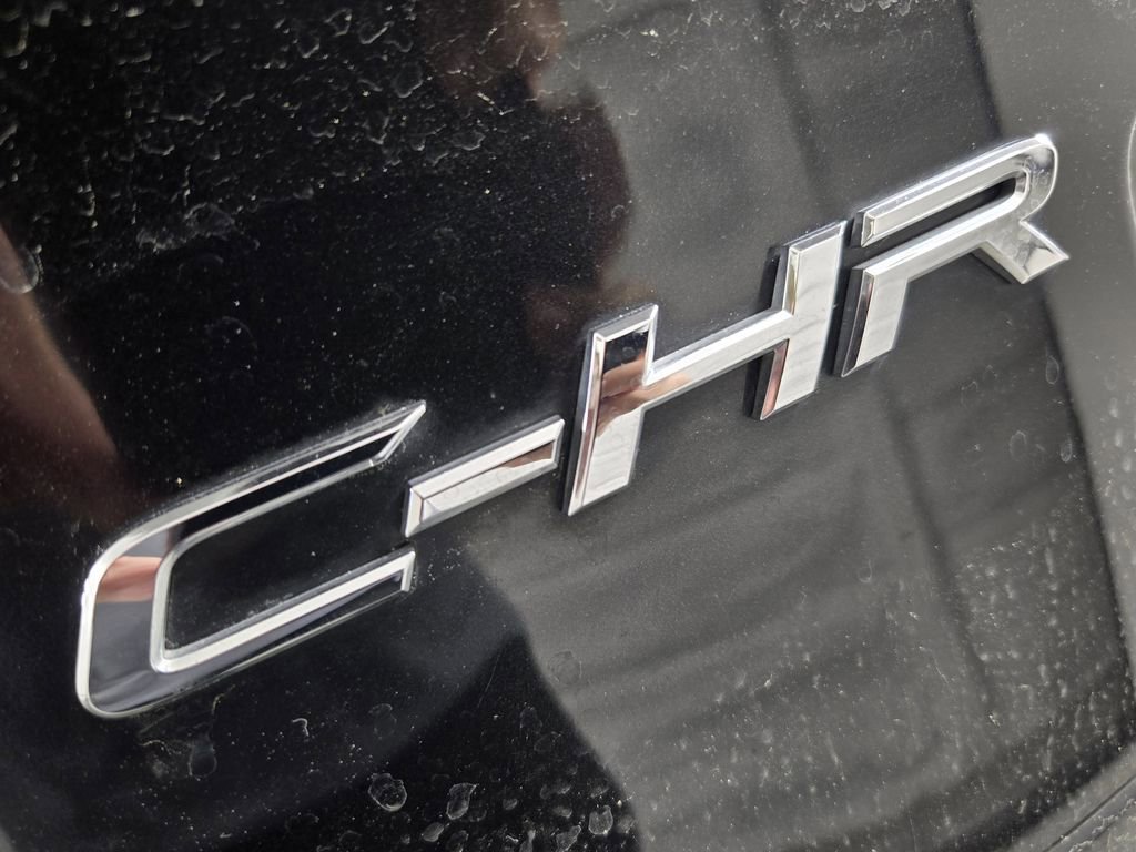 Used 2019 Toyota C-HR LE FWD image 11