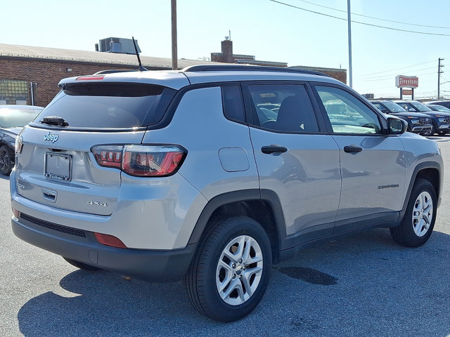 Used 2018 Jeep Compass Sport AWD/4WD image 4