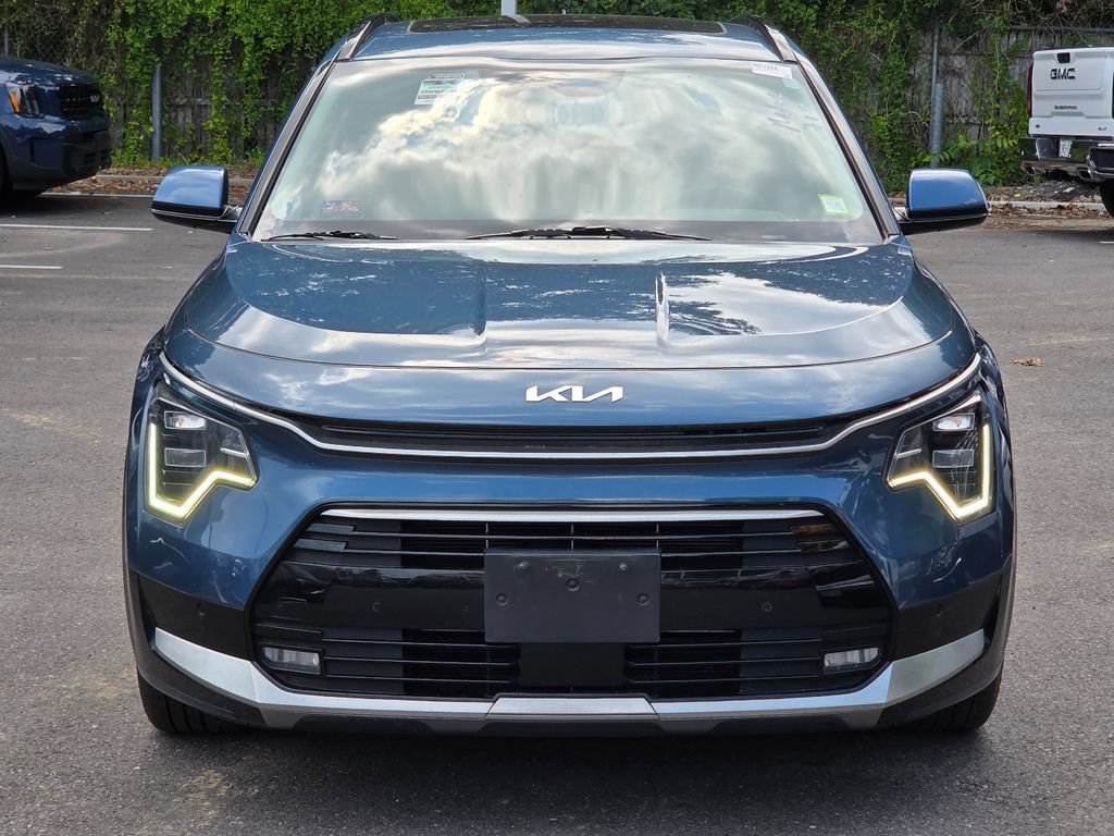 Used 2023 Kia Niro SX Touring FWD image 2