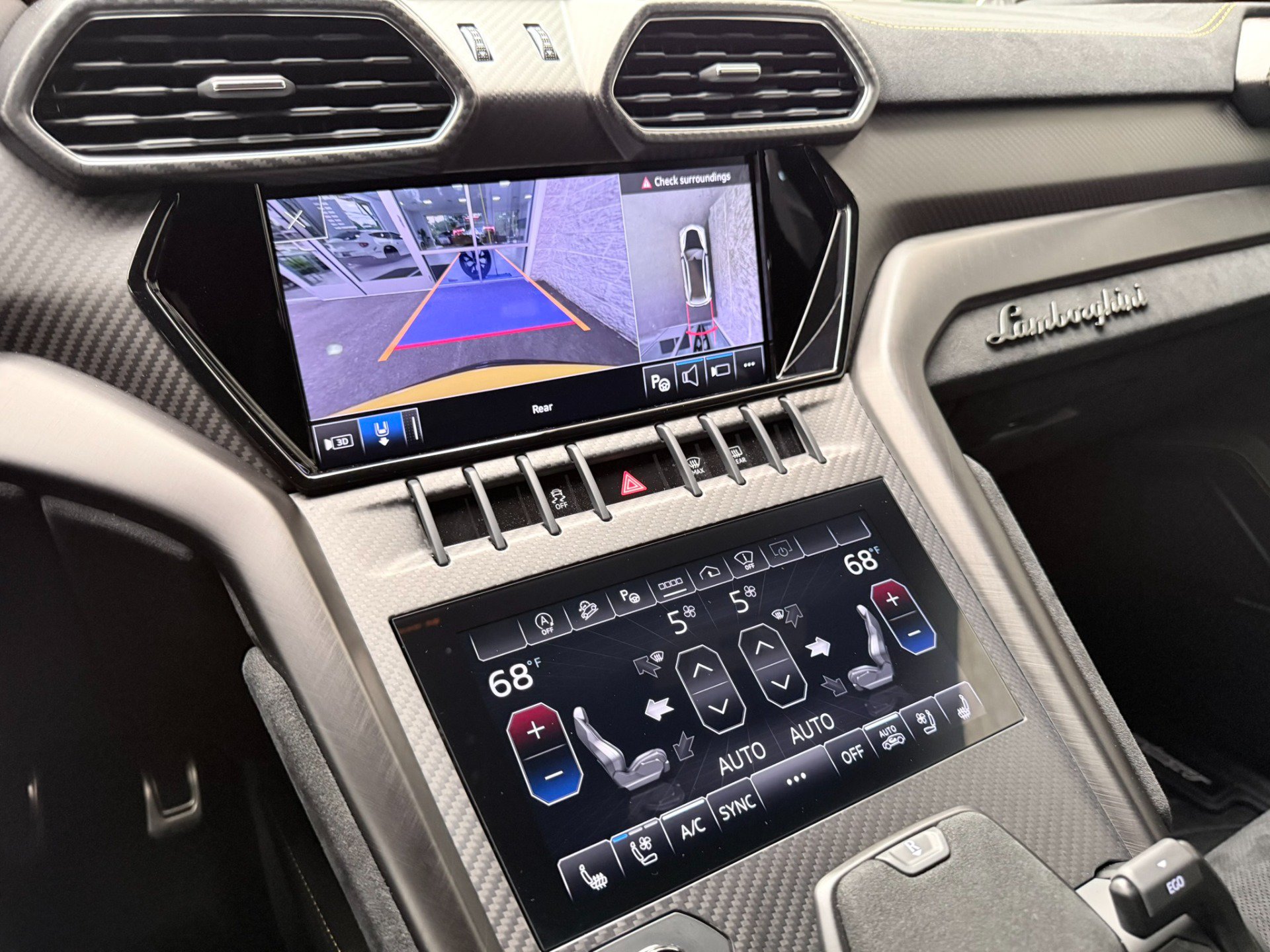 Used 2023 Lamborghini Urus Performante AWD/4WD image 23