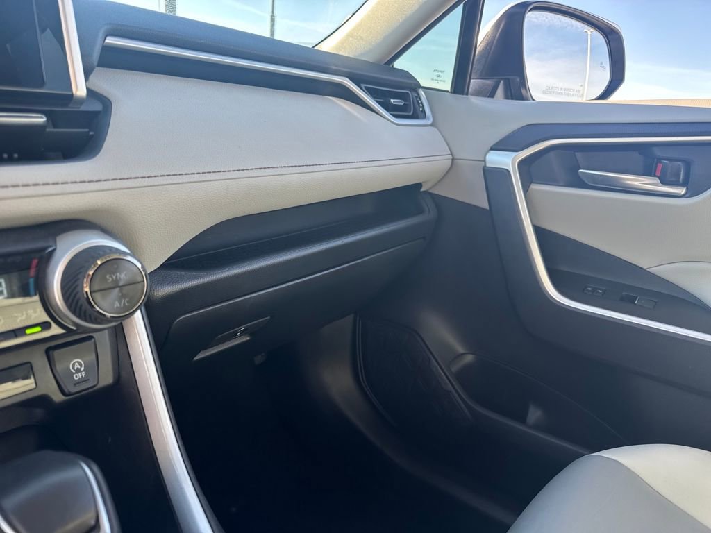Used 2024 Toyota RAV4 XLE Premium image 24