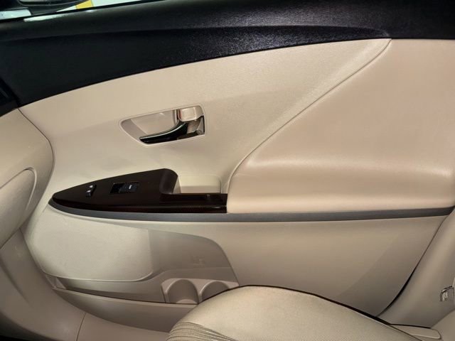 Used 2011 Toyota Venza AWD w/ Convenience Pkg image 33