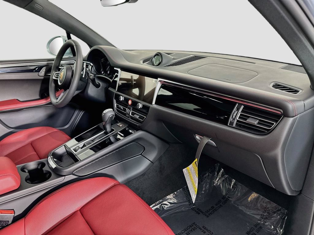 New 2026 Porsche Macan AWD/4WD image 31