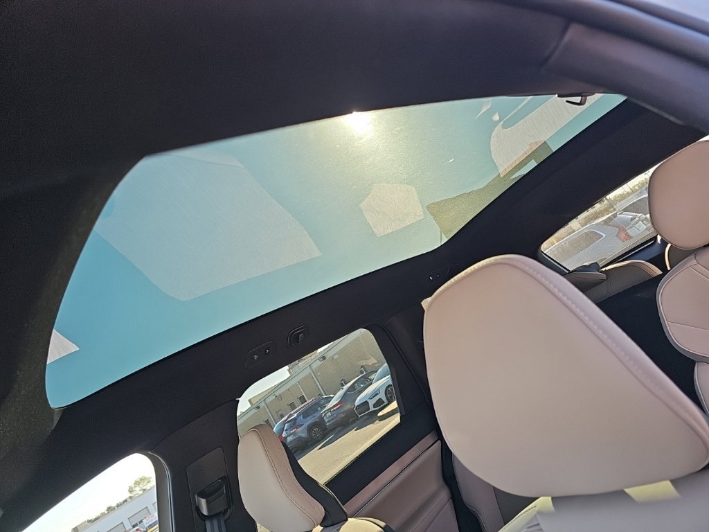 Certified 2025 Volvo EX90 Plus AWD/4WD image 11