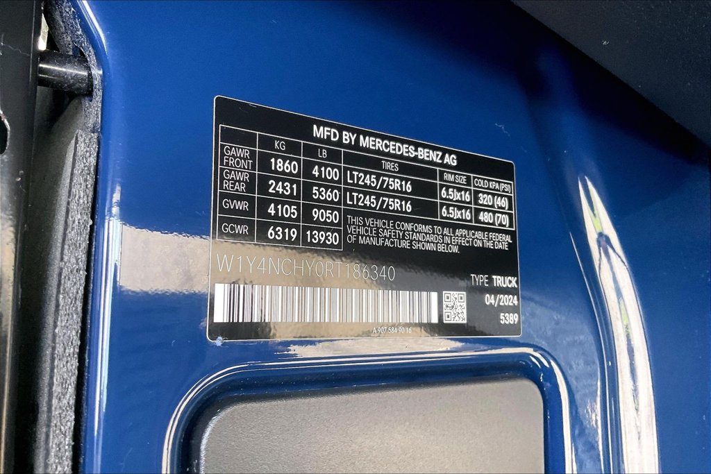 Used 2024 Mercedes-Benz Sprinter 2500 image 23
