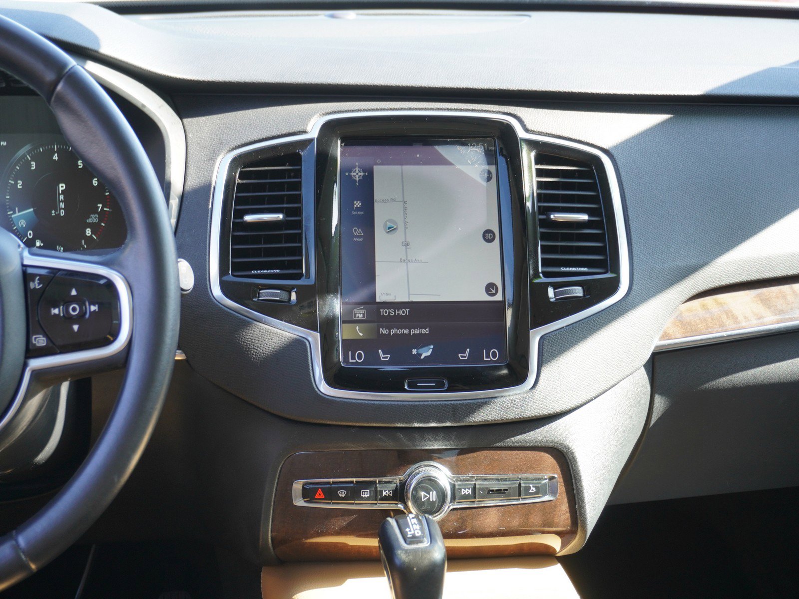 Used 2016 Volvo XC90 T6 Momentum image 18