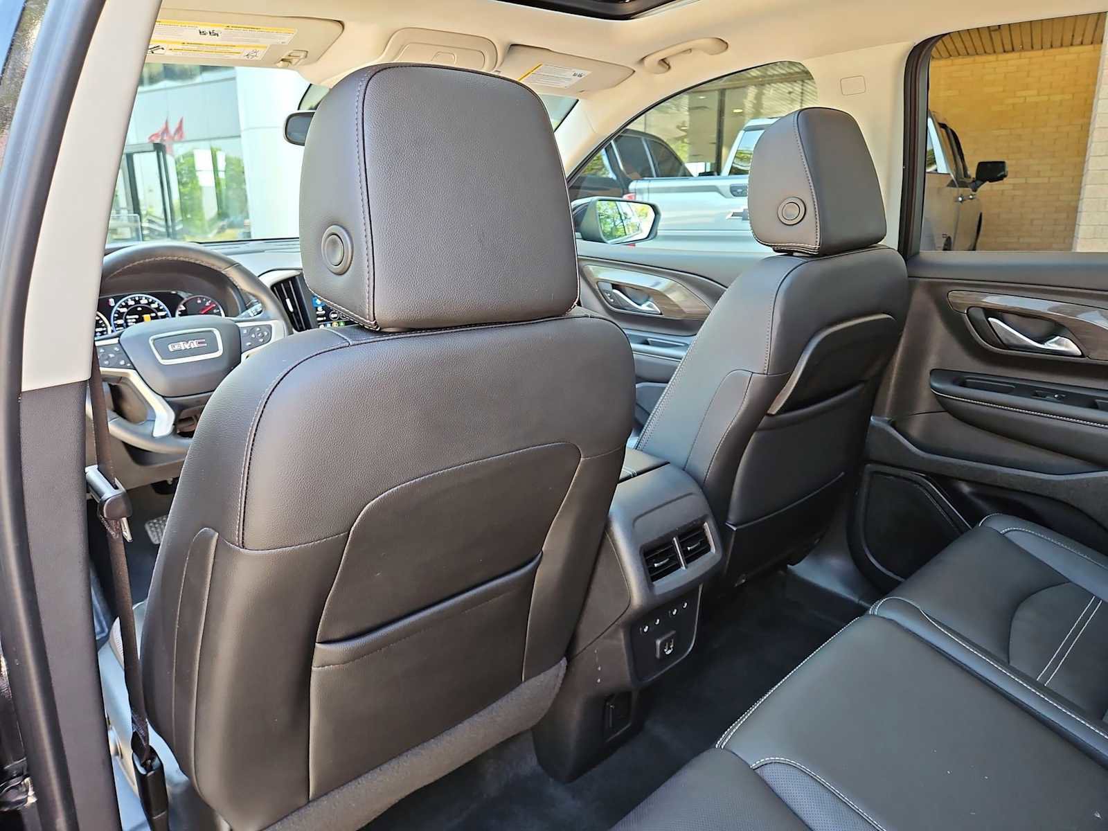 Certified 2024 GMC Terrain Denali w/ Black Diamond Edition AWD/4WD image 33
