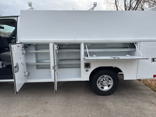 New 2025 Chevrolet Express 3500 w/ Power Convenience Package RWD image 7