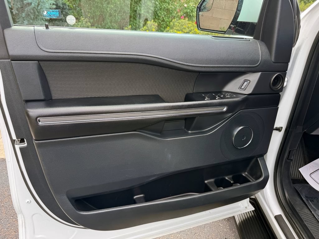 Used 2018 Ford Expedition XLT AWD/4WD image 17