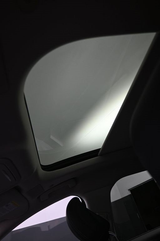 Used 2025 Lincoln Nautilus Reserve image 21