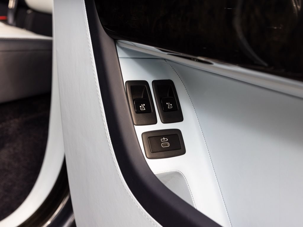 Certified 2022 Rolls-Royce Cullinan w/ Cullinan Package AWD/4WD image 56