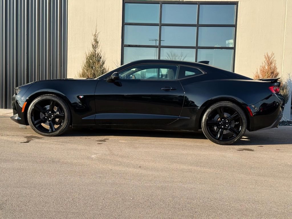 Used 2018 Chevrolet Camaro SS image 2