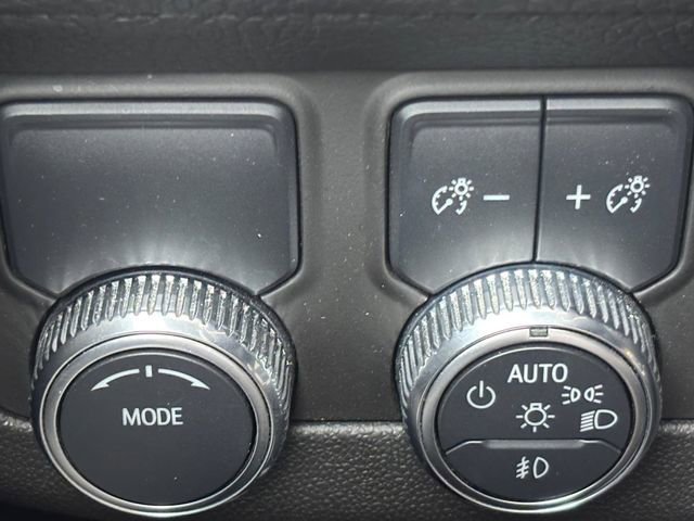 Used 2021 GMC Yukon Denali RWD image 35