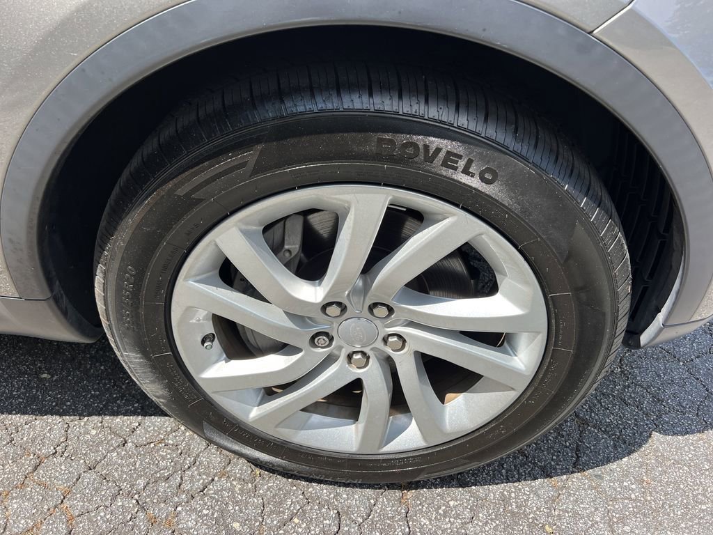Used 2018 Land Rover Discovery HSE AWD/4WD image 10