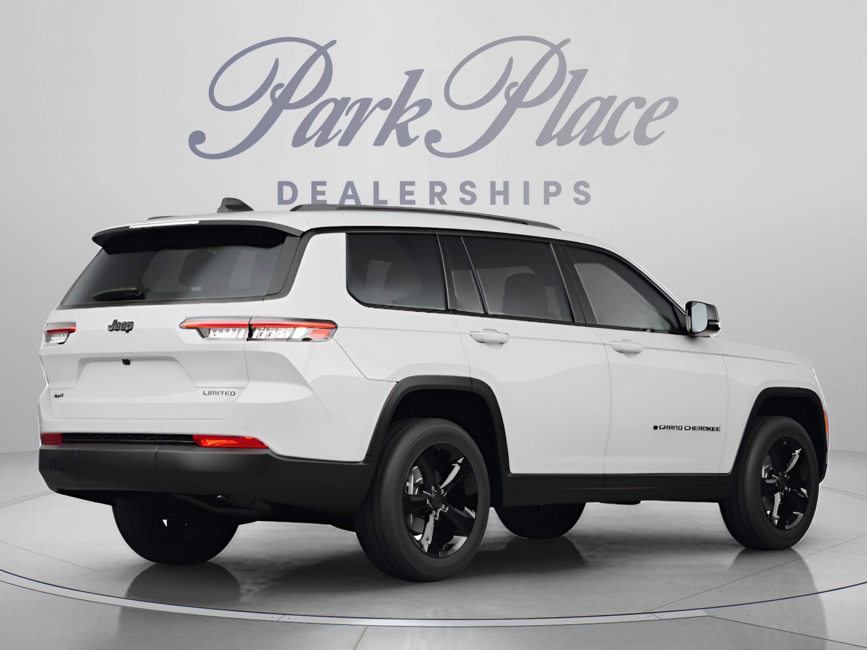 Used 2025 Jeep Grand Cherokee L Limited w/ Luxury Tech Group II AWD/4WD image 3