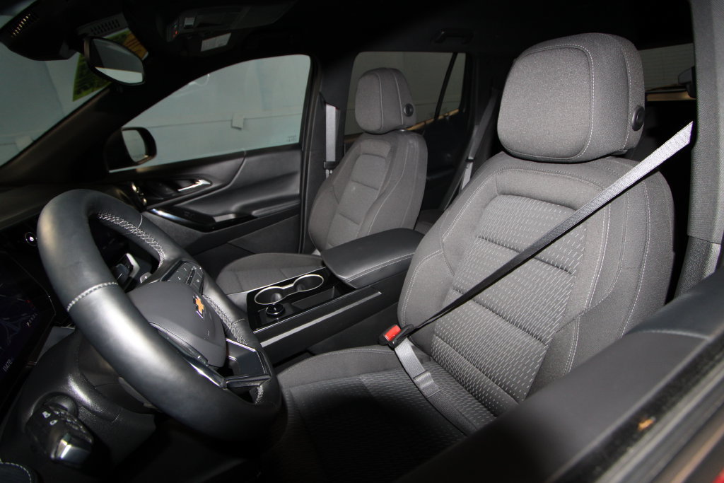 Used 2026 Chevrolet Equinox LT FWD image 4