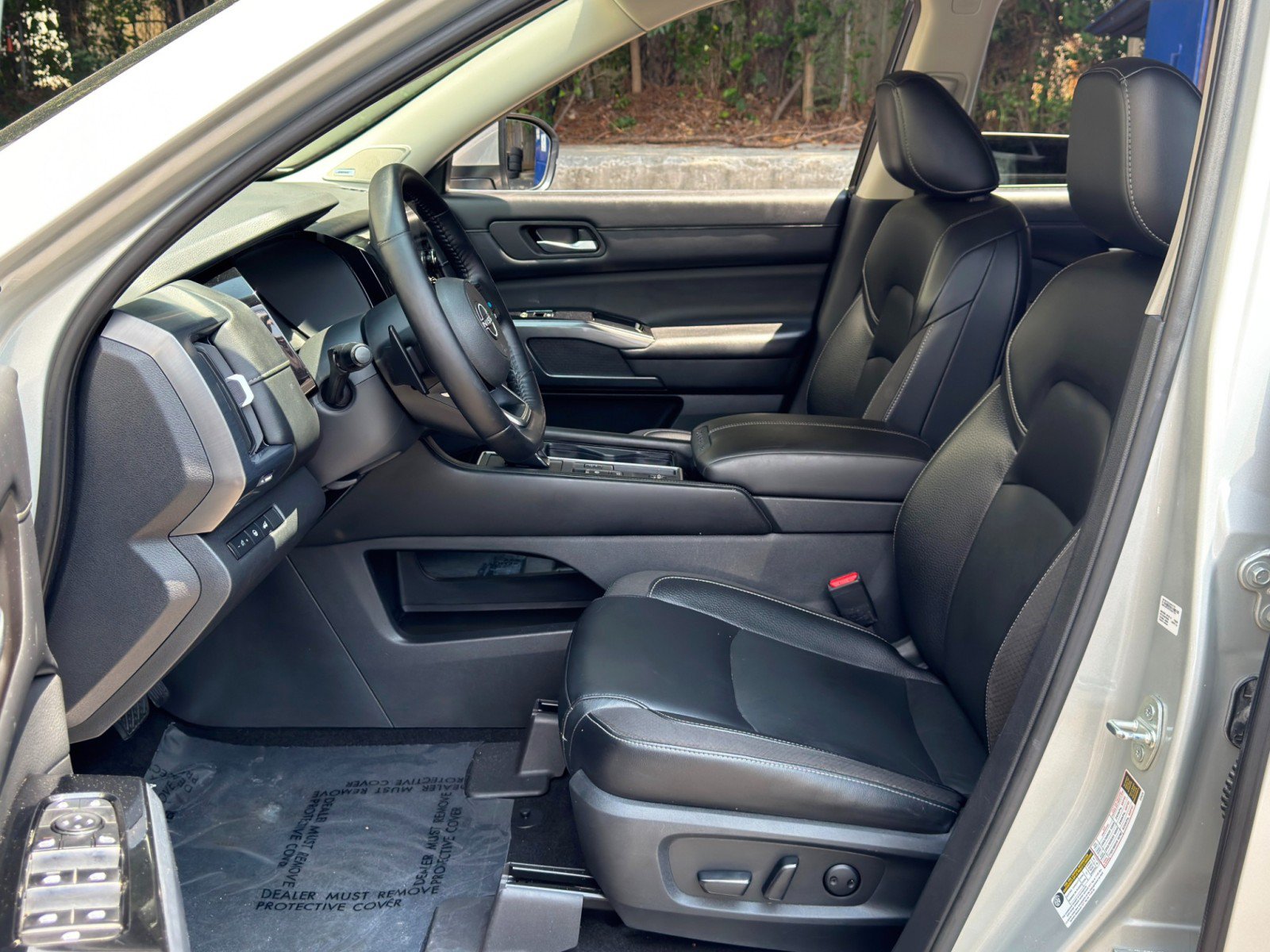 Used 2022 Nissan Pathfinder SL w/ SL Premium Package FWD image 16