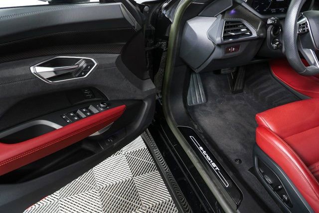 Used 2023 Audi e-tron GT Prestige image 7