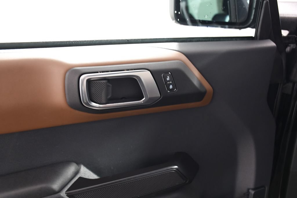 Used 2024 Ford Bronco Outer Banks AWD/4WD image 15