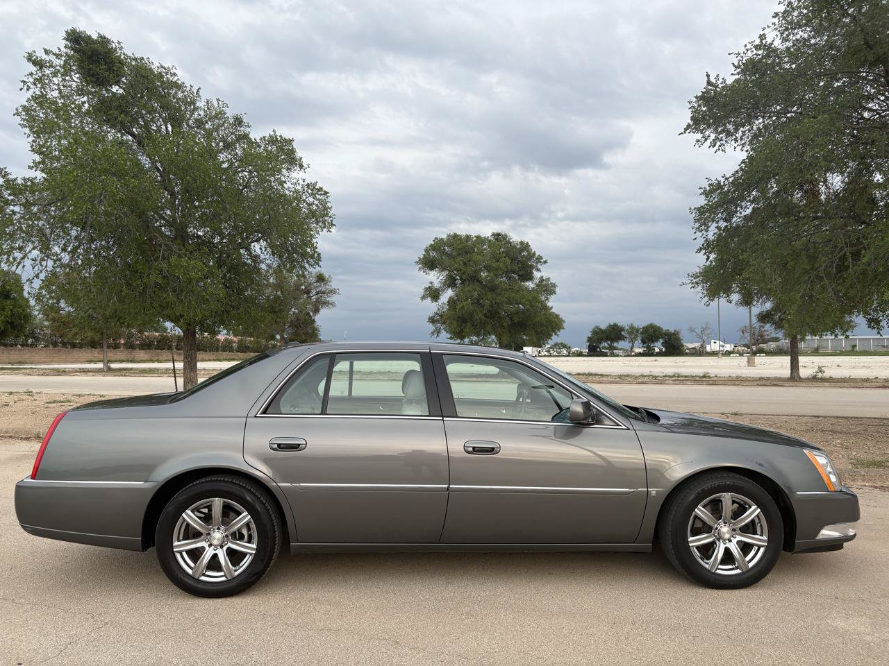 Used 2006 Cadillac DTS FWD image 58
