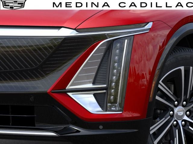 New 2027 Cadillac Lyriq Luxury w/ LPO, Floor Liner Package AWD/4WD image 10