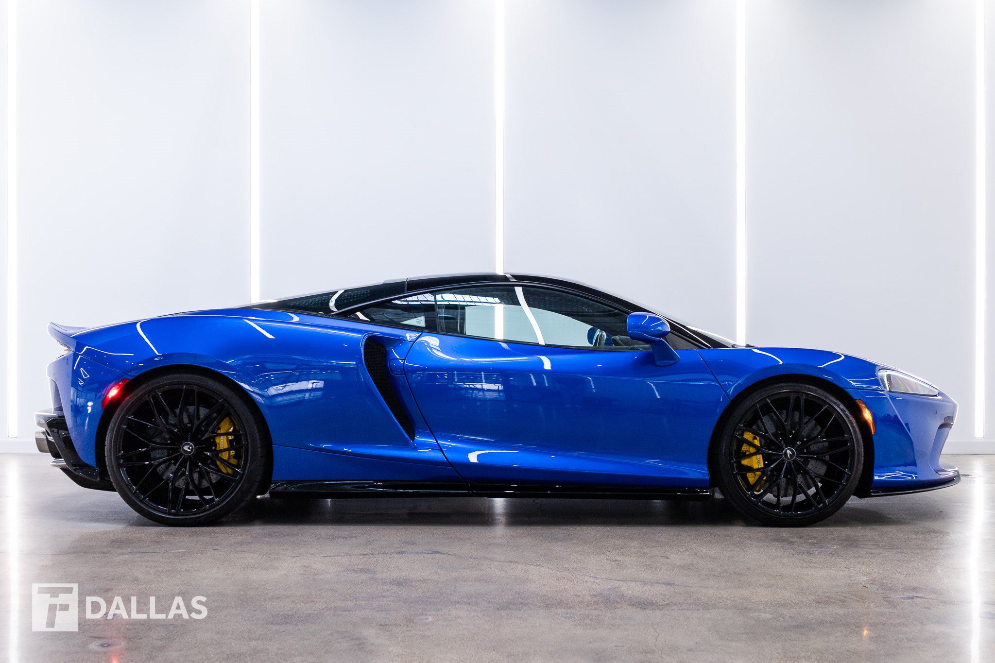 Used 2023 McLaren GT RWD image 16