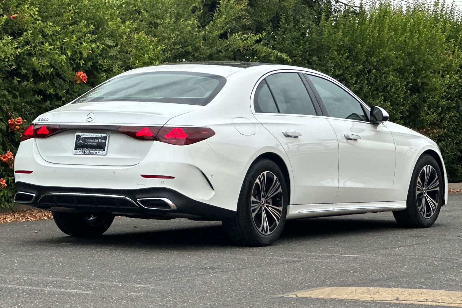 New 2027 Mercedes-Benz E 350 Sedan image 3