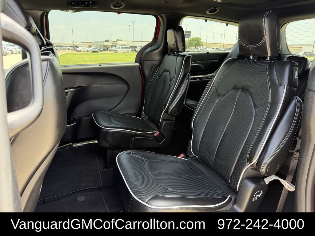 Used 2025 Chrysler Pacifica Limited FWD image 30