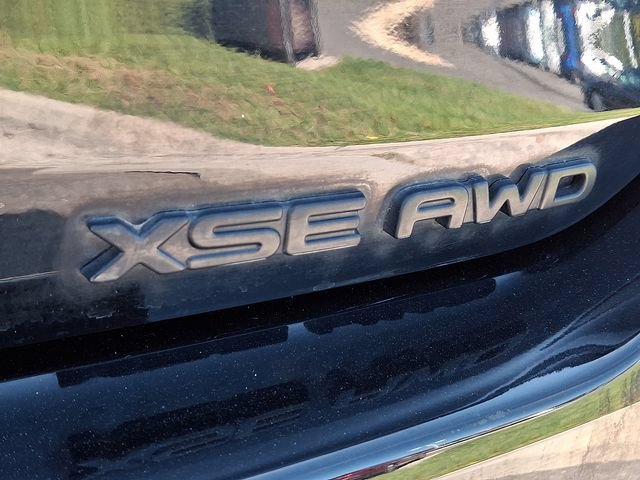 Used 2022 Toyota Highlander XSE AWD/4WD image 32