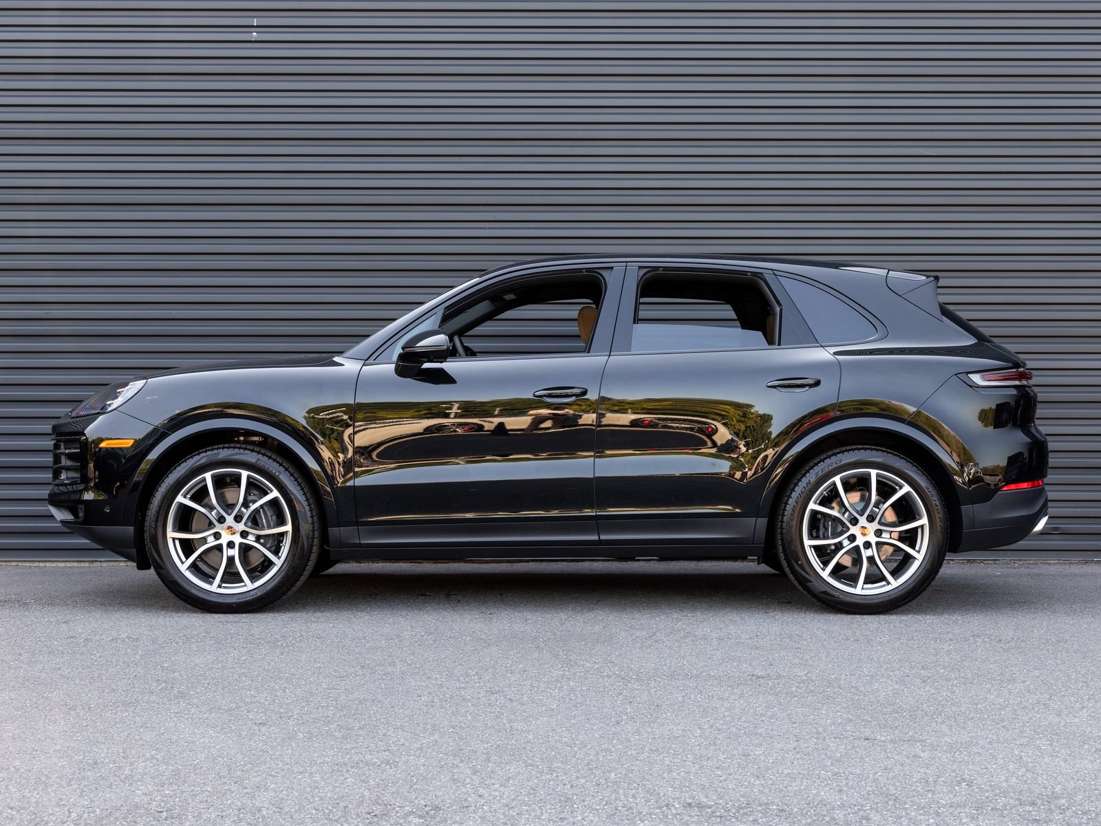 New 2026 Porsche Cayenne AWD/4WD image 2