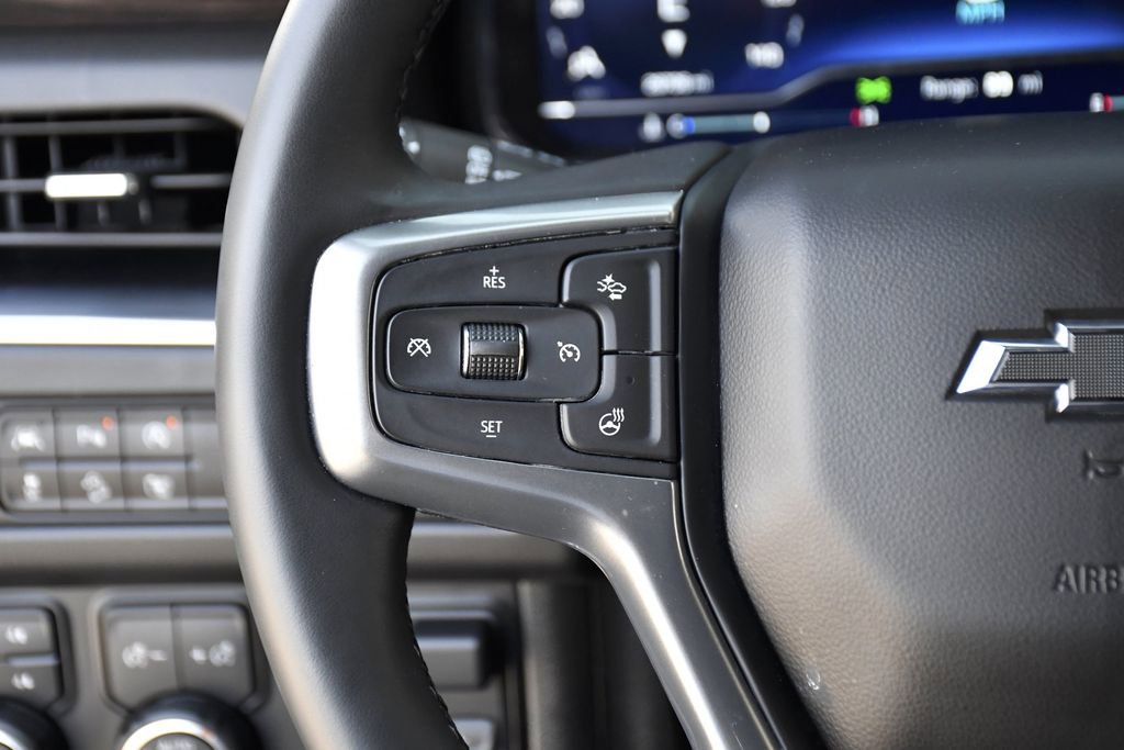 Used 2024 Chevrolet Suburban Z71 w/ Luxury Package image 8