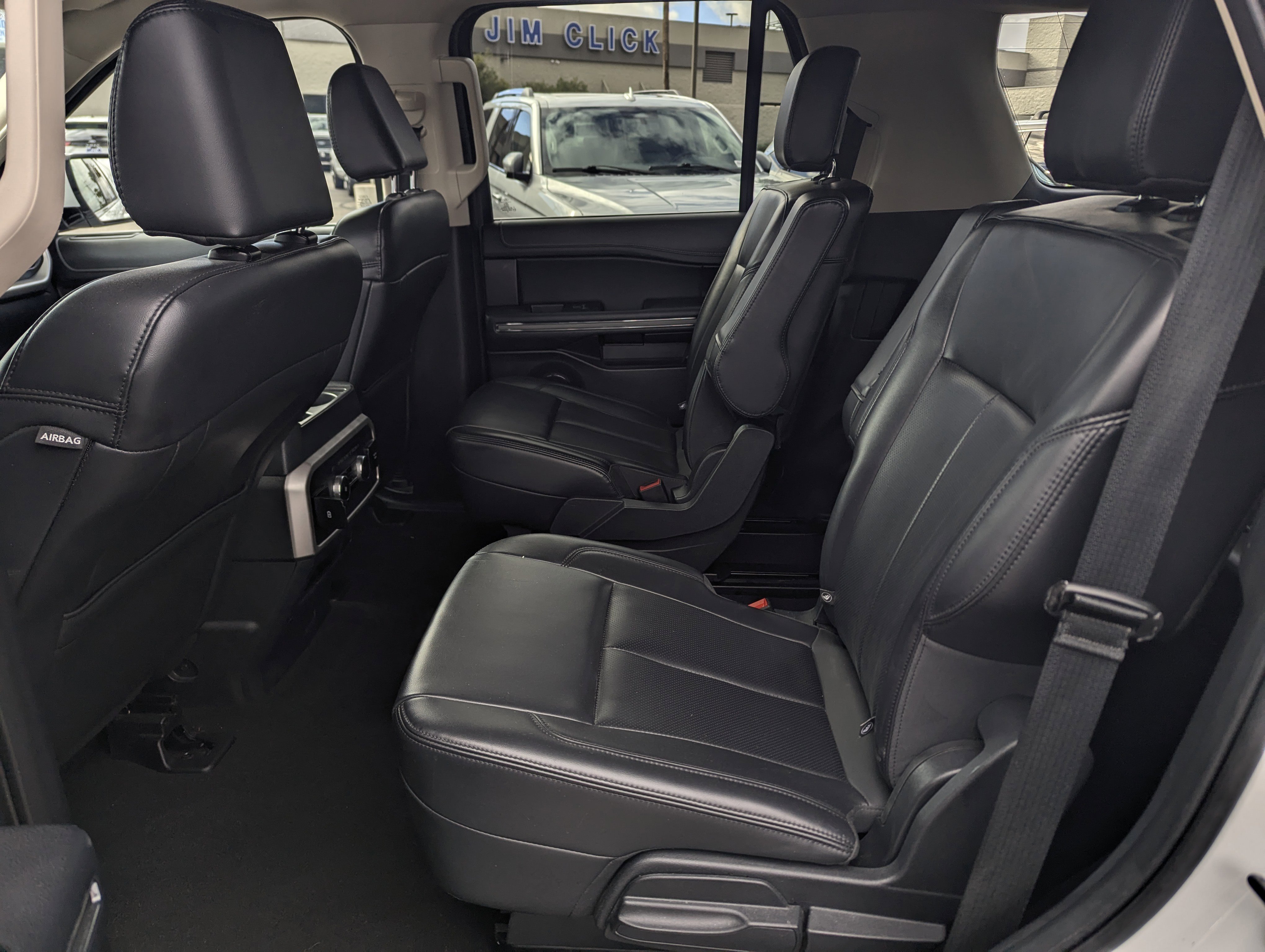 Used 2024 Ford Expedition XLT image 8